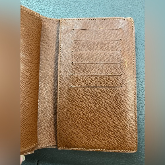 International medium wallet - Picture 8 of 15